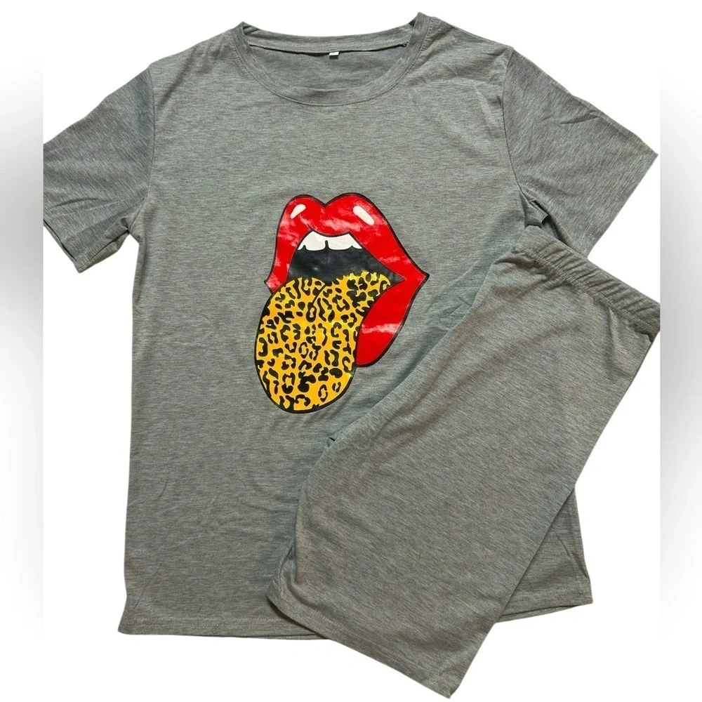Gray T-Shirt and Shorts Set with Lip Graphic, Size L, NWOT - Picture 1 of 4